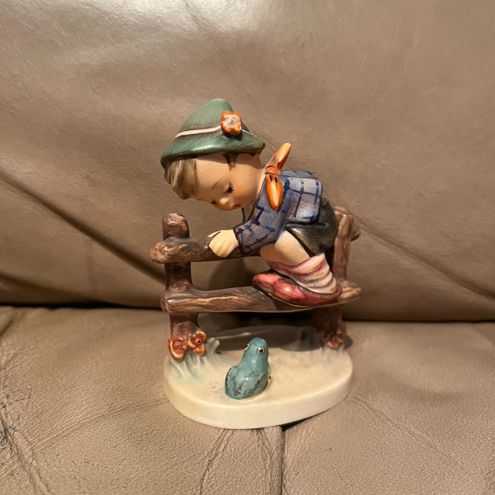 Vintage GOEBEL HUMMEL RETREAT TO SAFETY Figurine # 201 2/0 W Germany TMK 4